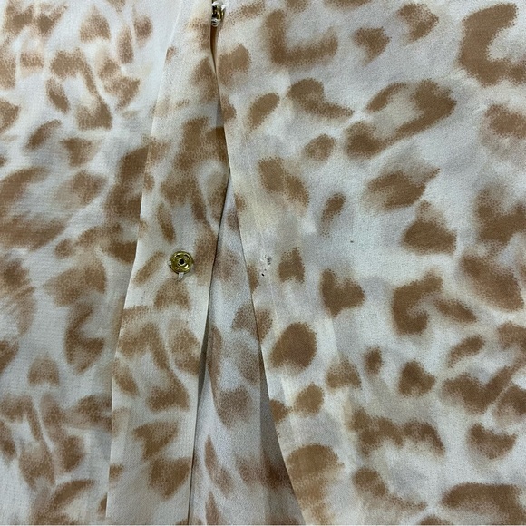 Leopard Print Sleeveless Top - Picture 12 of 12